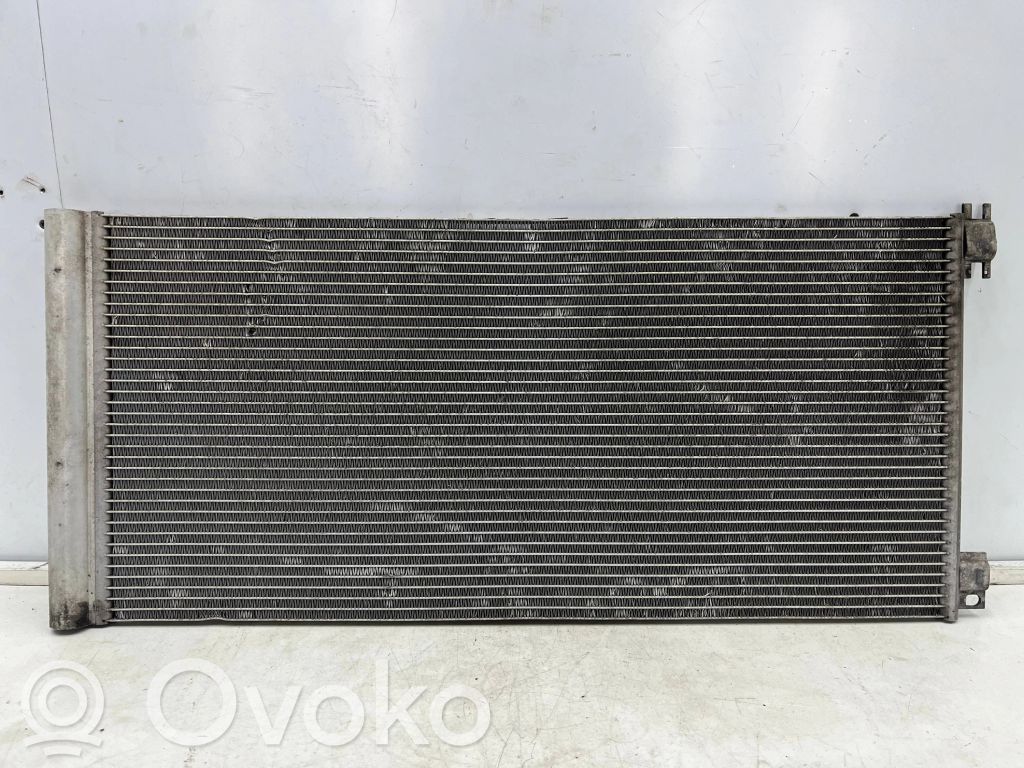 Opel Vivaro Radiateur condenseur de climatisation 