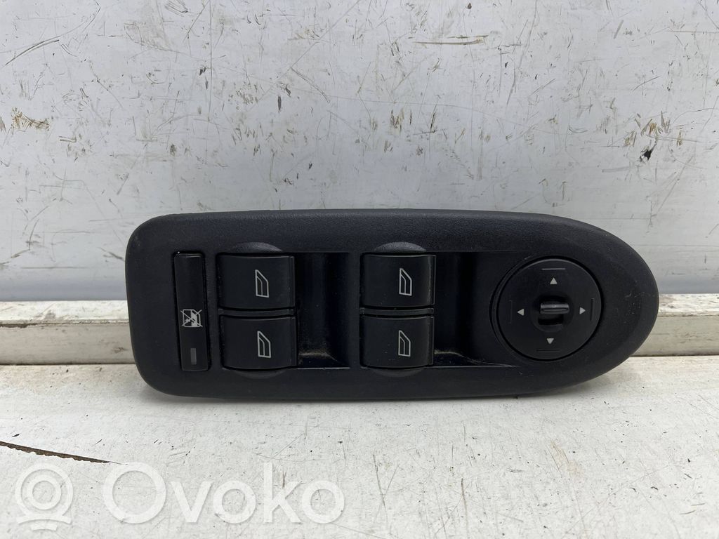 Ford C-MAX I Electric window control switch 