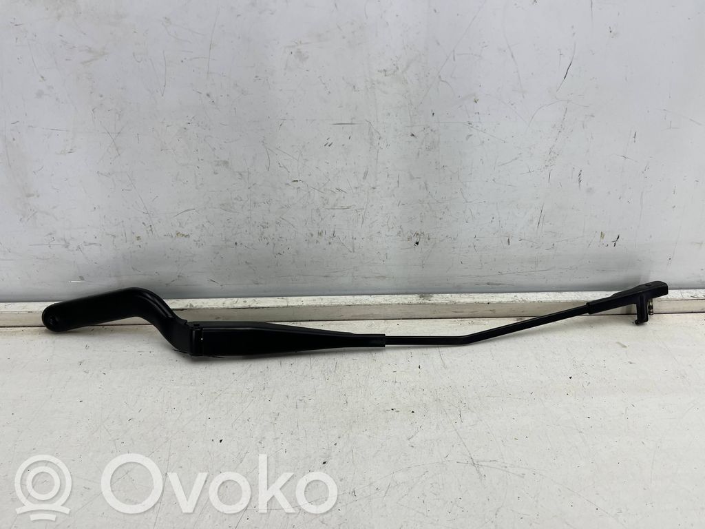 Ford C-MAX I Front wiper blade arm 