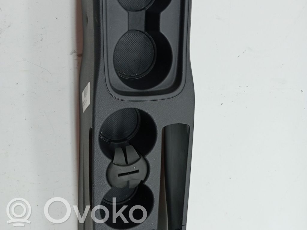 Ford Ka Centrālā konsole 