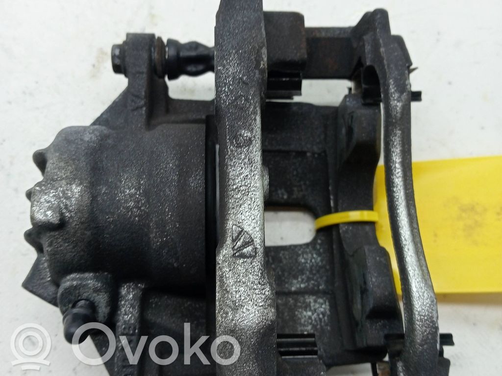 Front brake caliper   4400R6