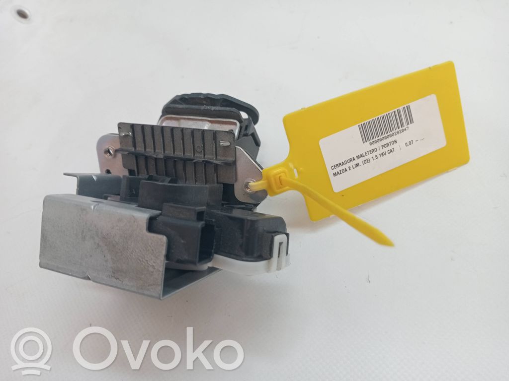 Tailgate lock latch   DF7162310C