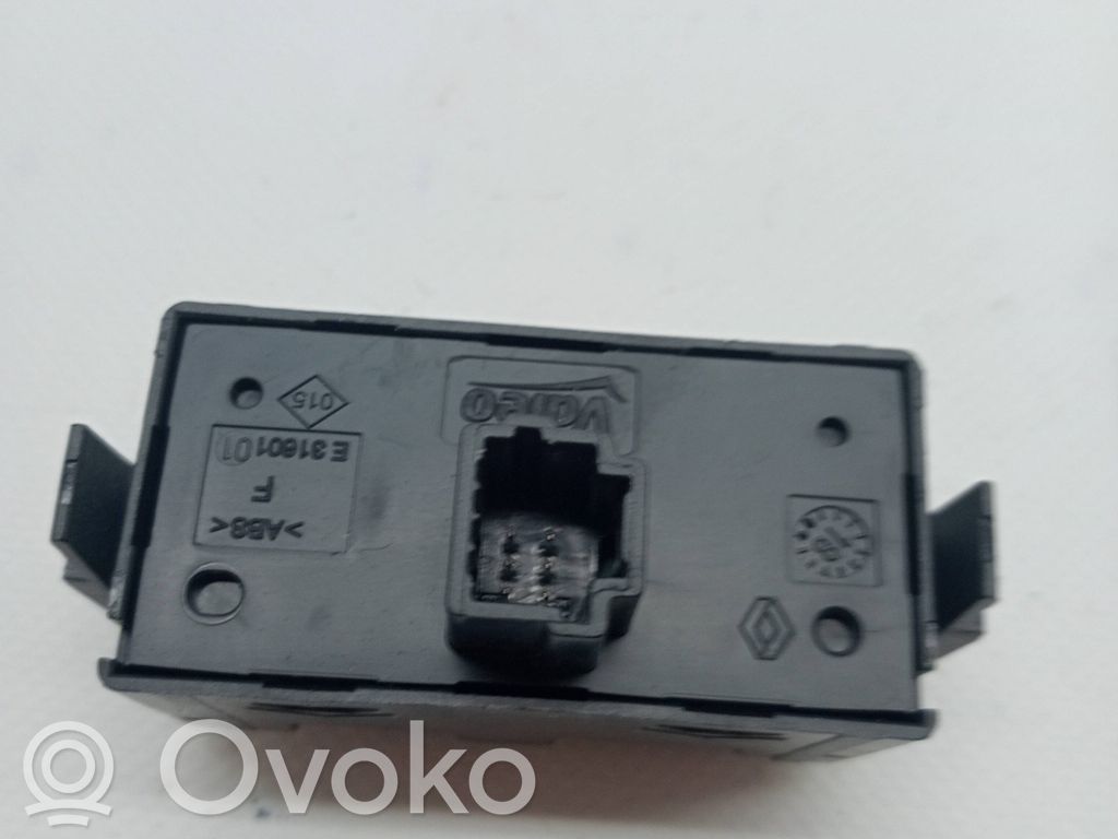 Hazard light switch   E3160101