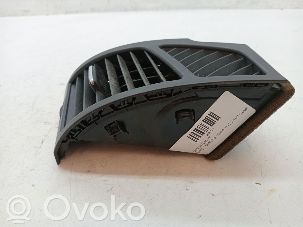 BMW 1 E81 E87 Lango oro grotelės 