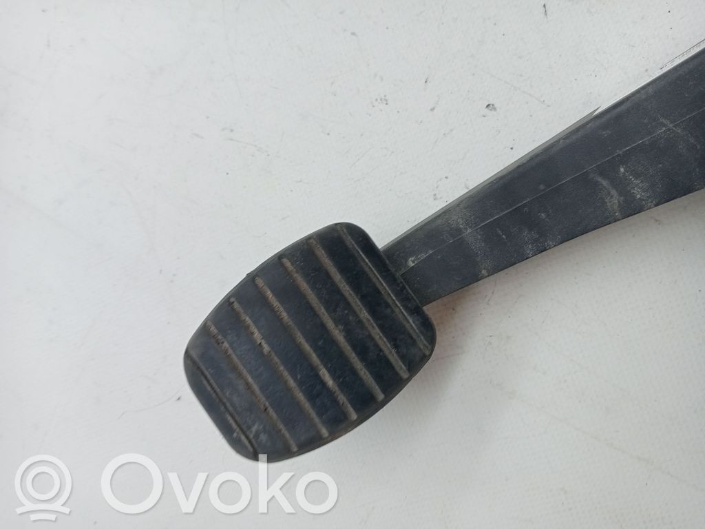 Pedal de embrague   465037621R