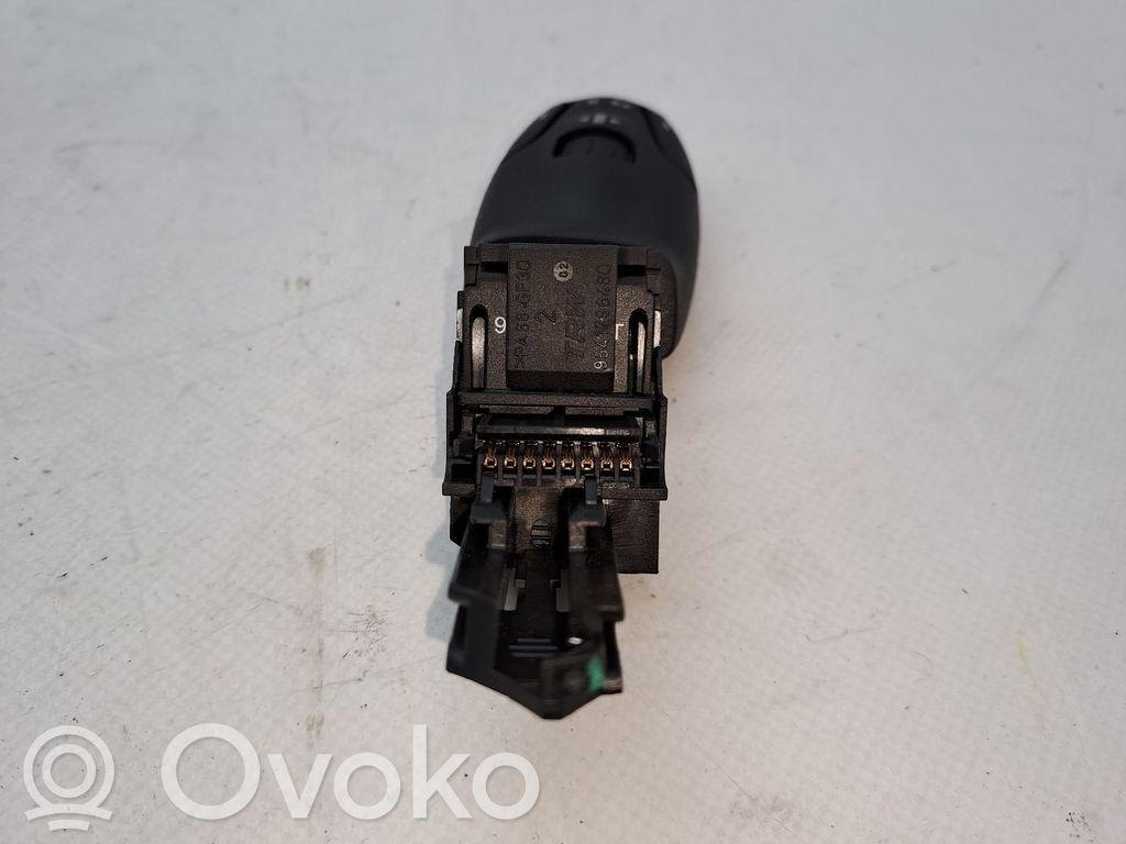 Peugeot 308 SW  Butoane/comutatoare pe volan 
