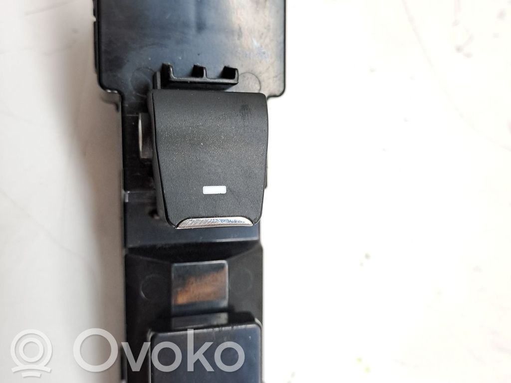 Comutator comandă geamuri electrice   93580D30104X