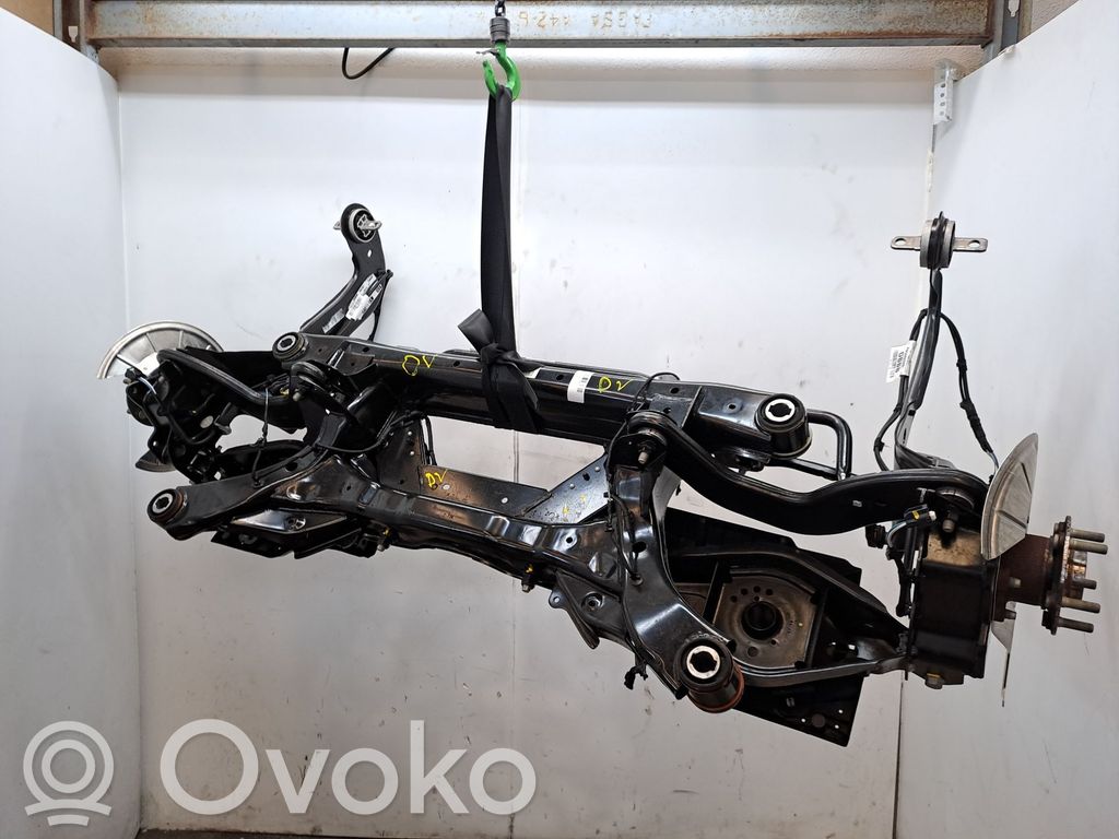Ford Focus Galinis traversas 