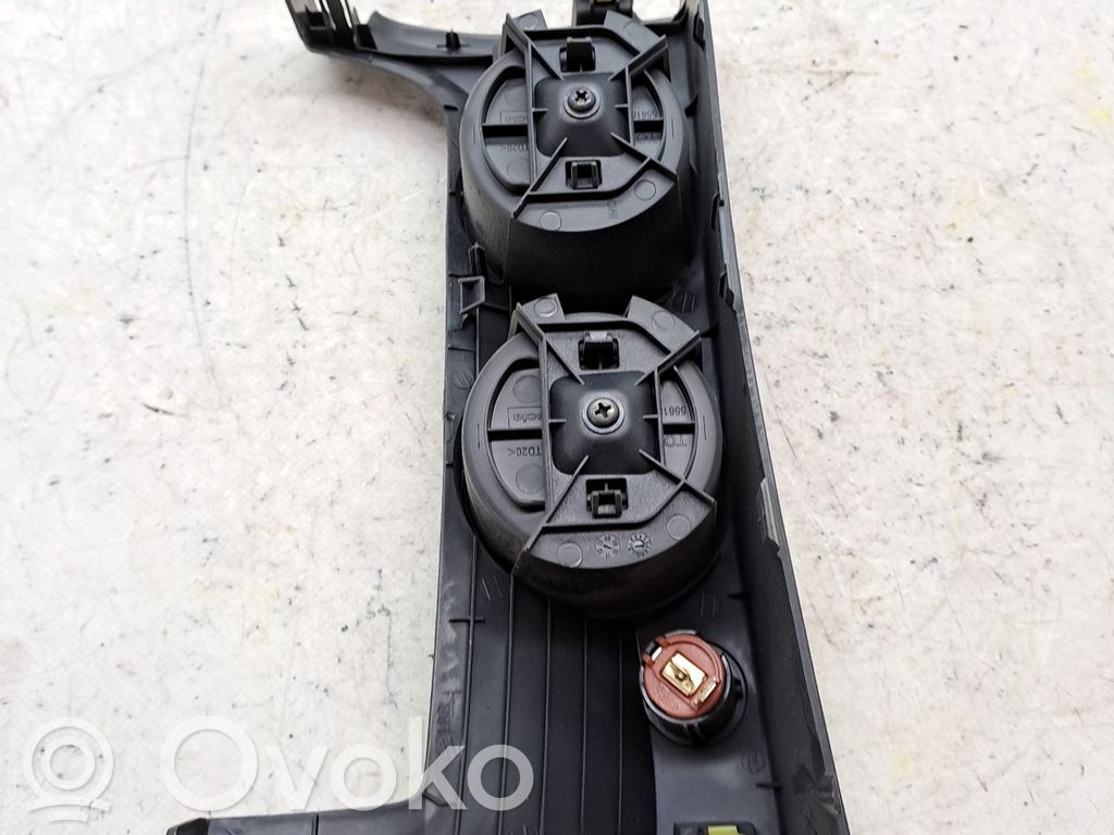 Toyota Verso-S Inna część podwozia 