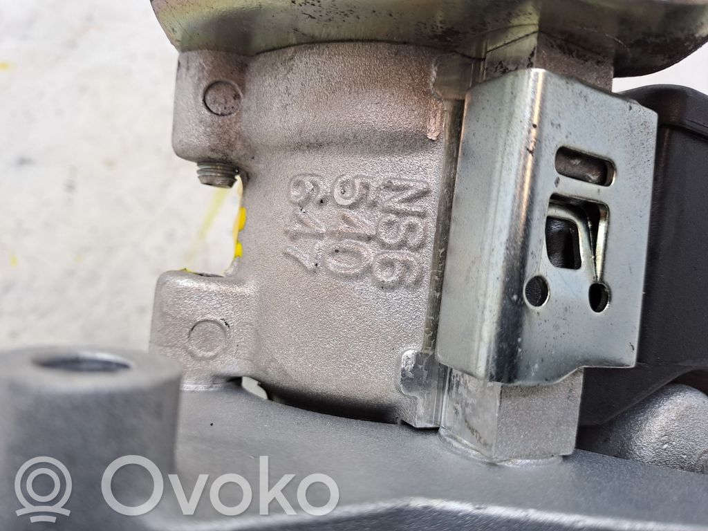 Ohjaustehostimen pumppu   6654602580