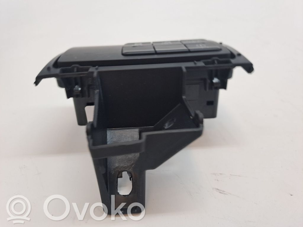 BMW 2 F45 Steering wheel buttons/switches 