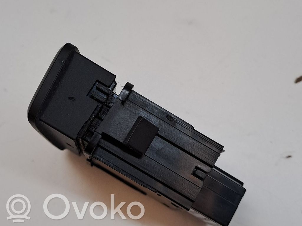 Hazard light switch   93790A2000,49D3601000,49D3601300
