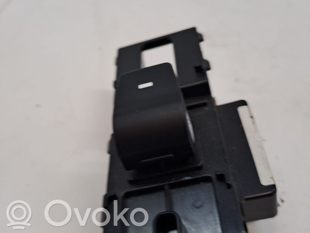 Hyundai Elantra VI Interruptor del elevalunas eléctrico