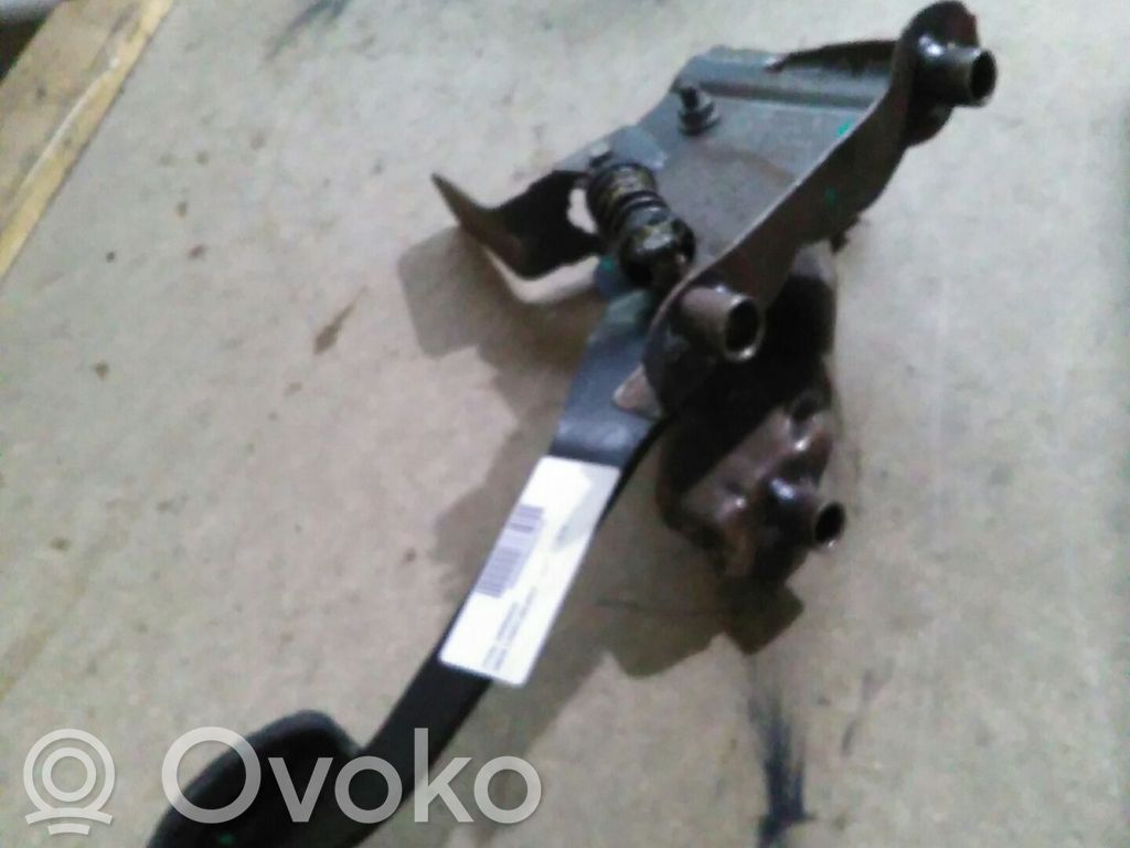 Pedal de embrague   465039034R