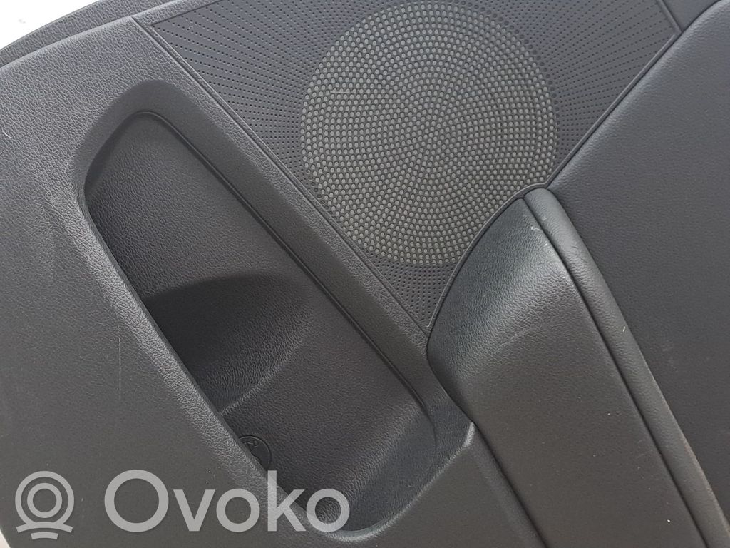KIA Ceed Apšuvums aizmugurējām durvīm 