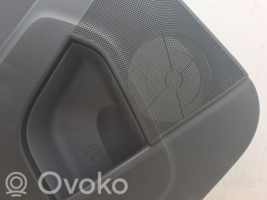 KIA Sportage Takaoven verhoilu 