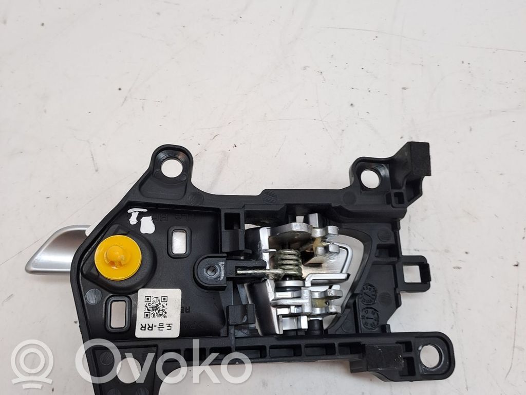 Manecilla interna puerta trasera   83620D7010VCS