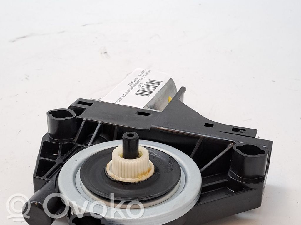 Motor del regulador de la ventanilla de la puerta delantera   31253061
