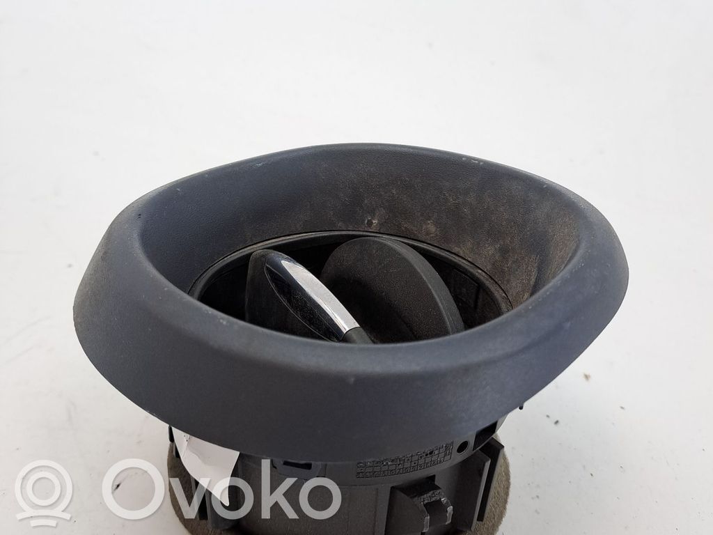 Opel Vivaro Dysze / Kratki nawiewu deski rozdzielczej 