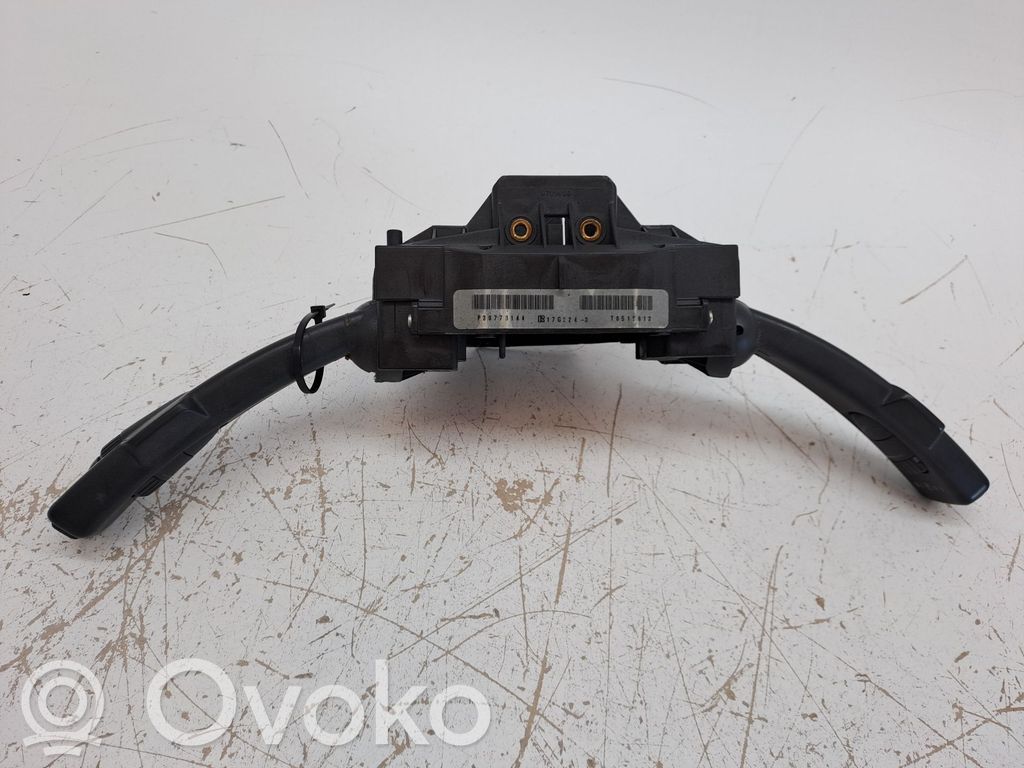 Volvo S40, V40 Boutons / interrupteurs volant 