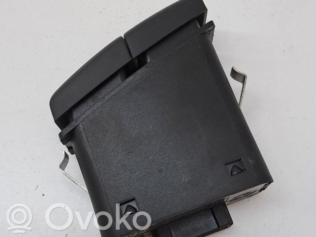 Przycisk świateł awaryjnych   61316919506