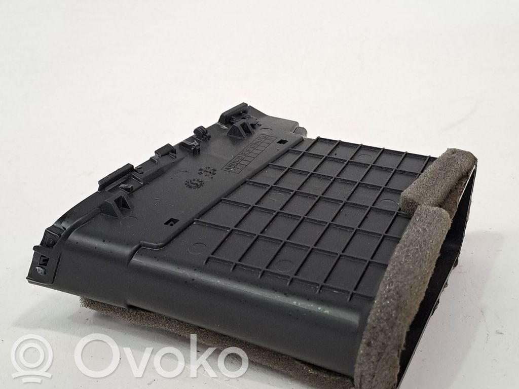 KIA Ceed Lango oro grotelės 