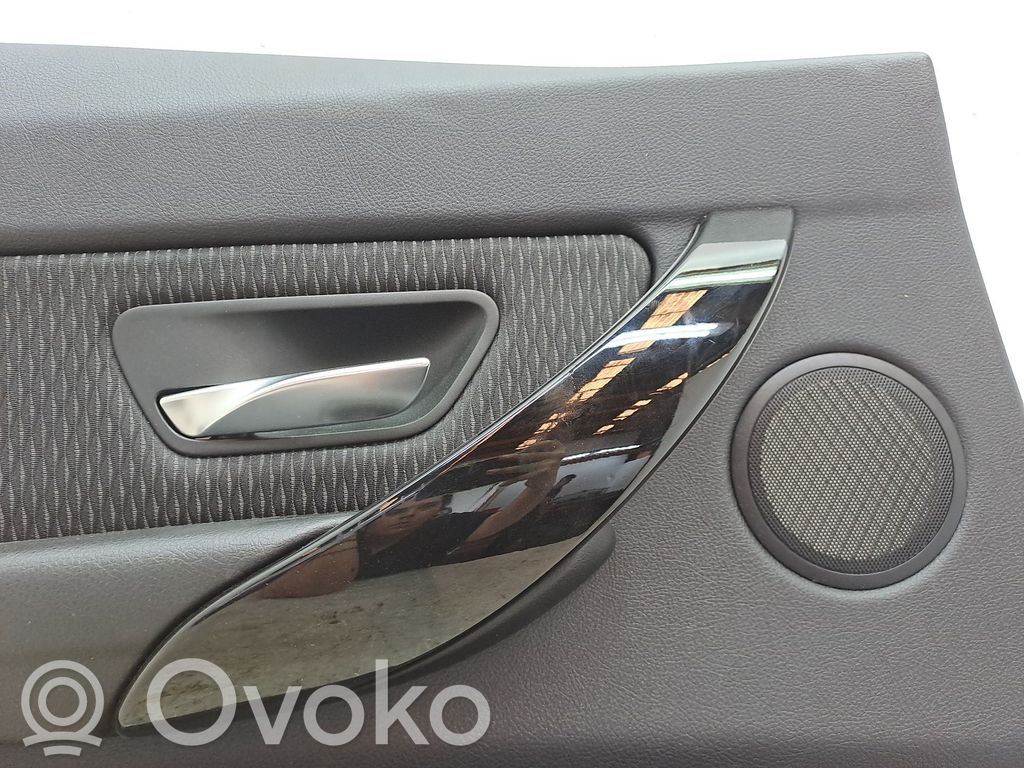 Mazda 3 II Takaoven verhoilu 