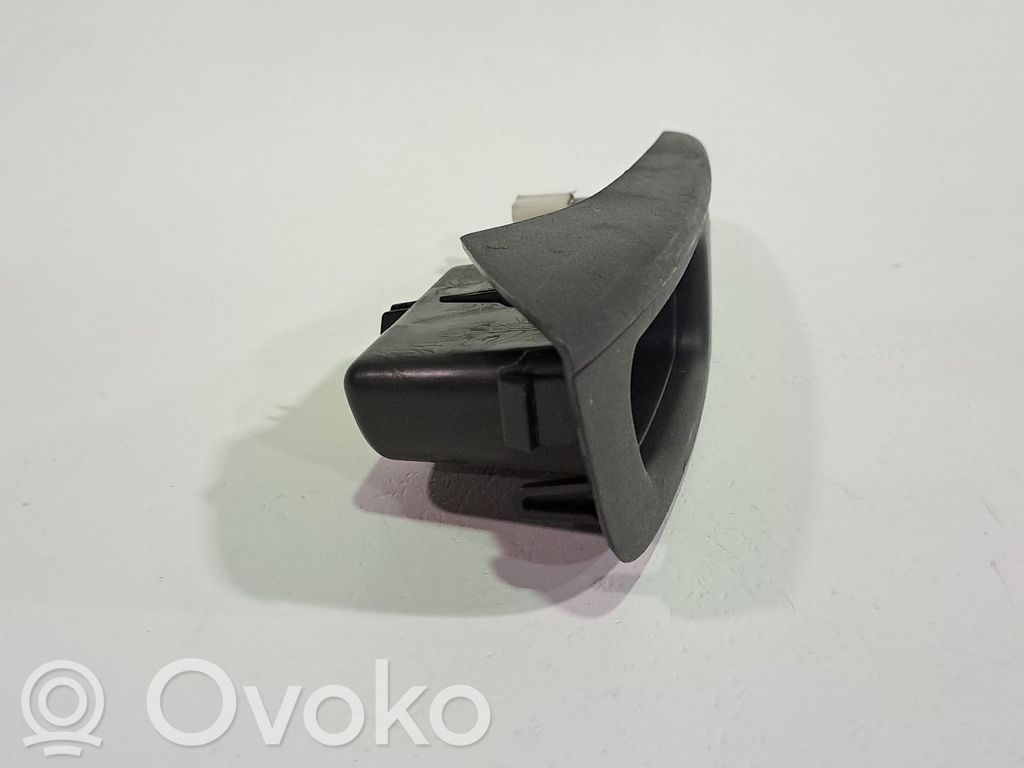 Nissan Note (E11) Przyciski szyb 