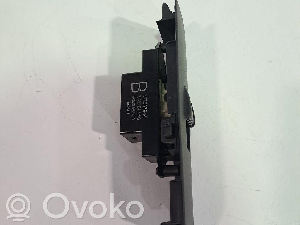 Mitsubishi Colt CZ3 Comutator comandă geamuri electrice 