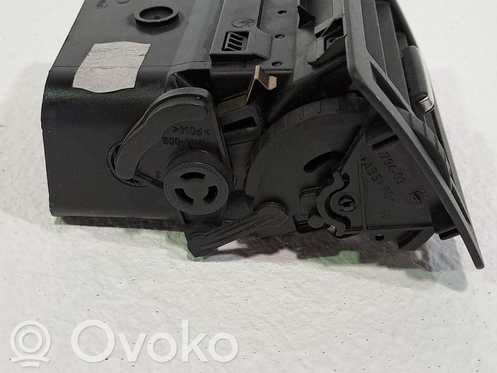 Ford C-MAX I Lango oro grotelės 
