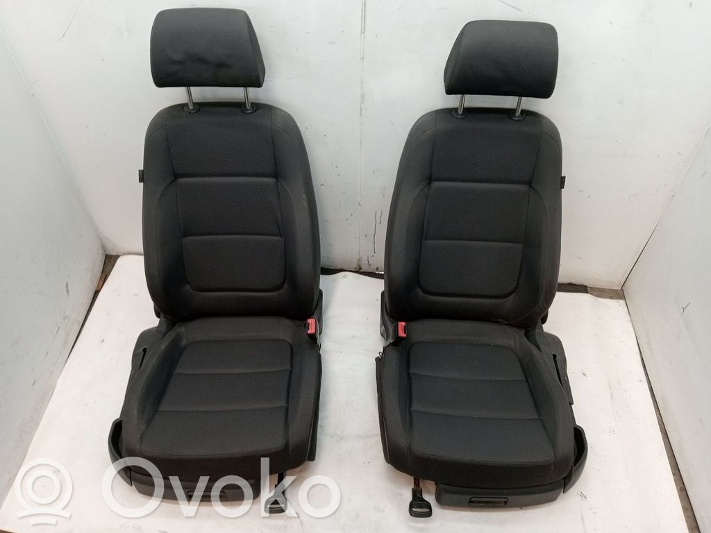 Volkswagen Golf V Set planșă bord cu airbag