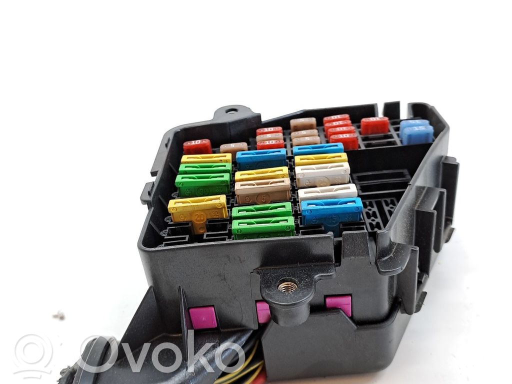 Módulo de fusible   8D1941824
