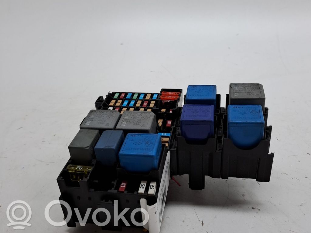 Saugiklių blokas   X82PDB
