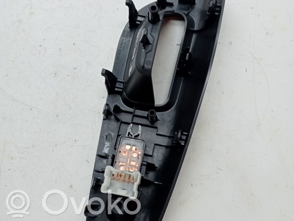 Nissan Juke II F16 Interruttore di controllo dell’alzacristalli elettrico