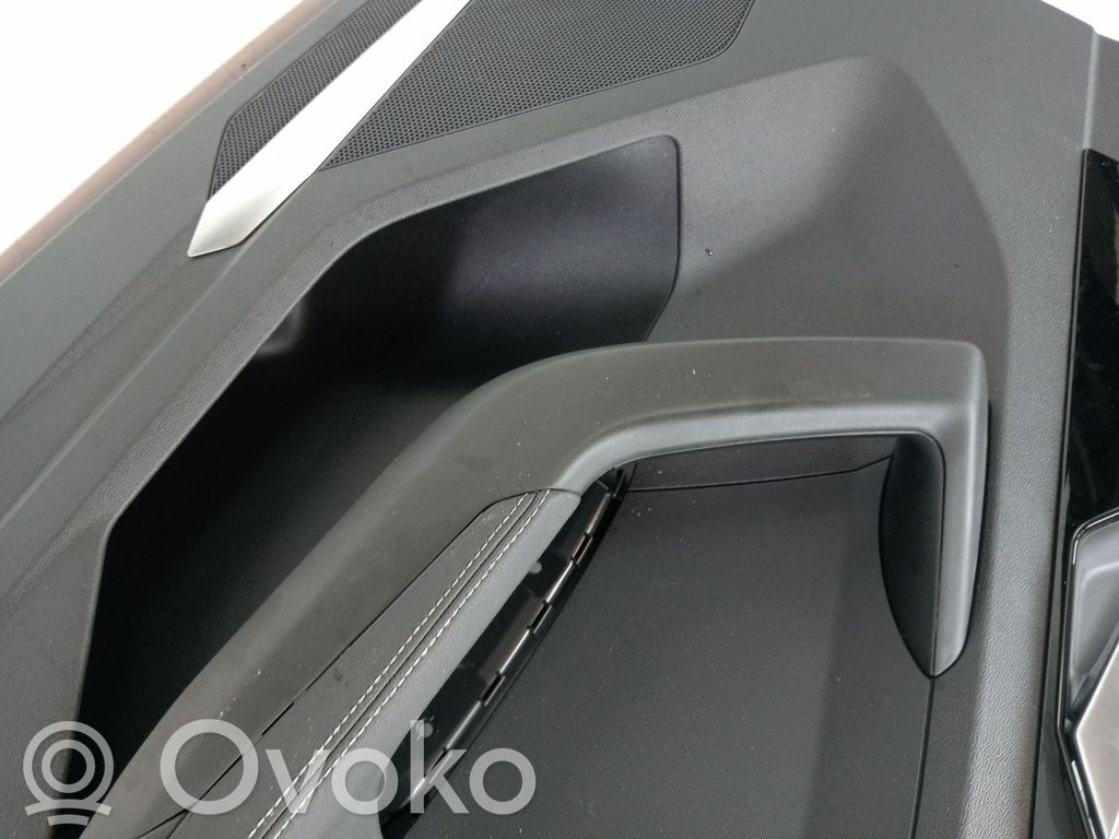 Audi A1 Etuoven verhoilu 