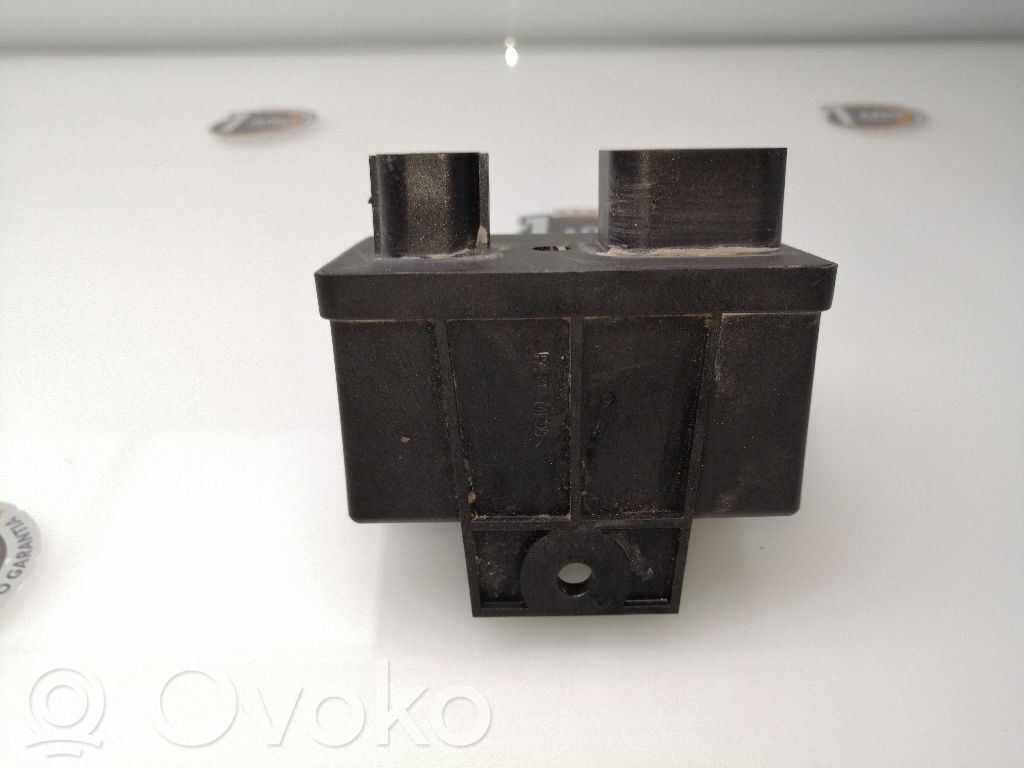 Kvēlsveču relejs   55250747,0281003065