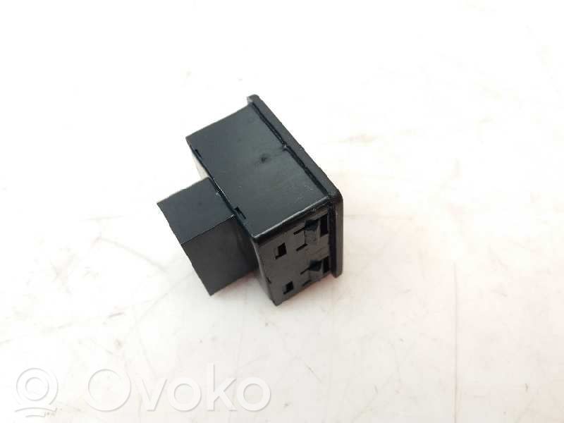 Wing mirror switch   0K99366600B