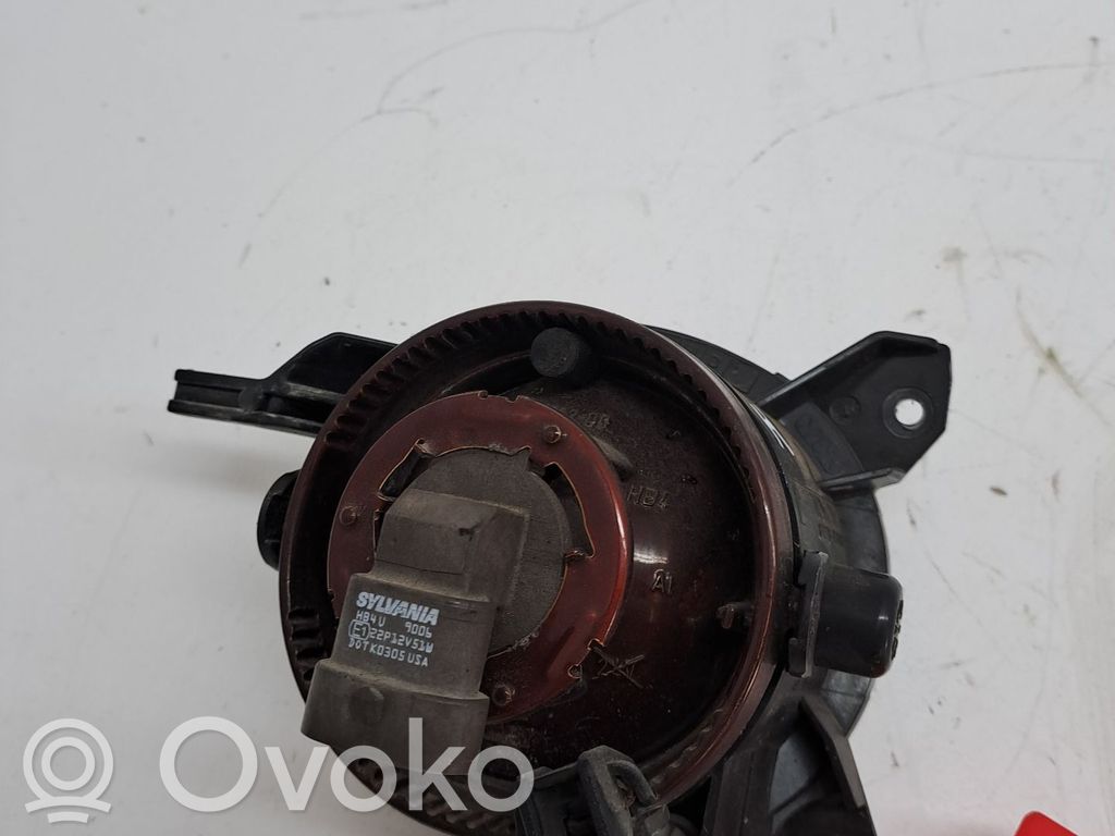 Miglas lukturis priekšā   812200F010