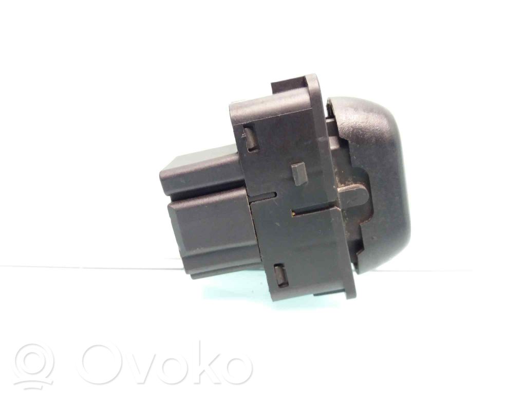 Electric window control switch   YUF500060PUY