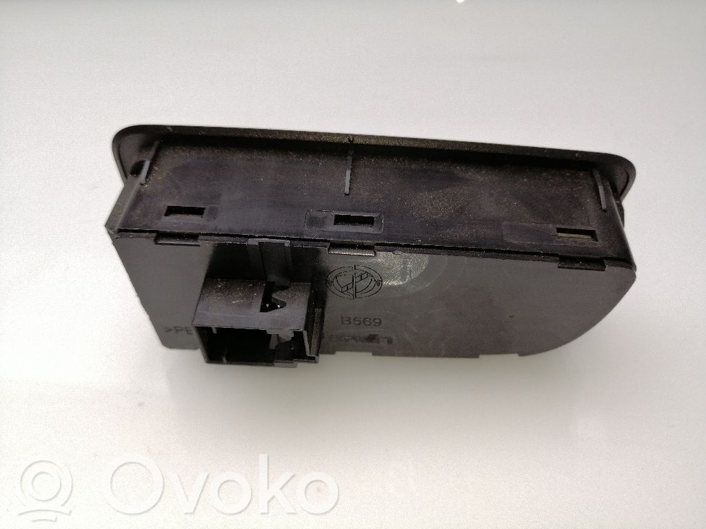 Fiat Fiorino Boutons / interrupteurs volant 