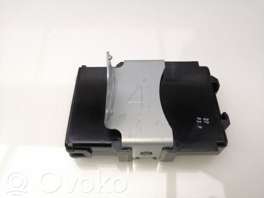 Toyota Auris 150 Modulo di controllo del corpo centrale 