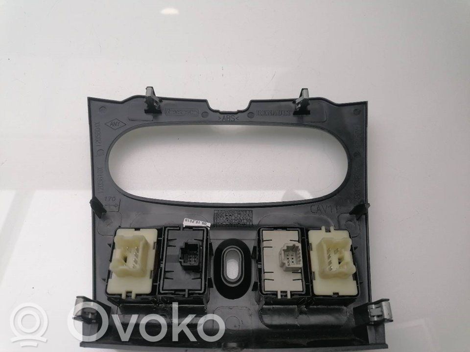Boutons / interrupteurs volant   275009384R