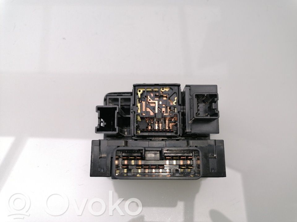 Subaru Legacy Steering wheel buttons/switches 