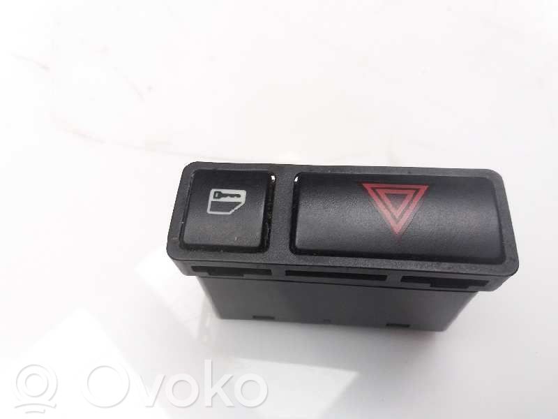 Hazard light switch   61318368920