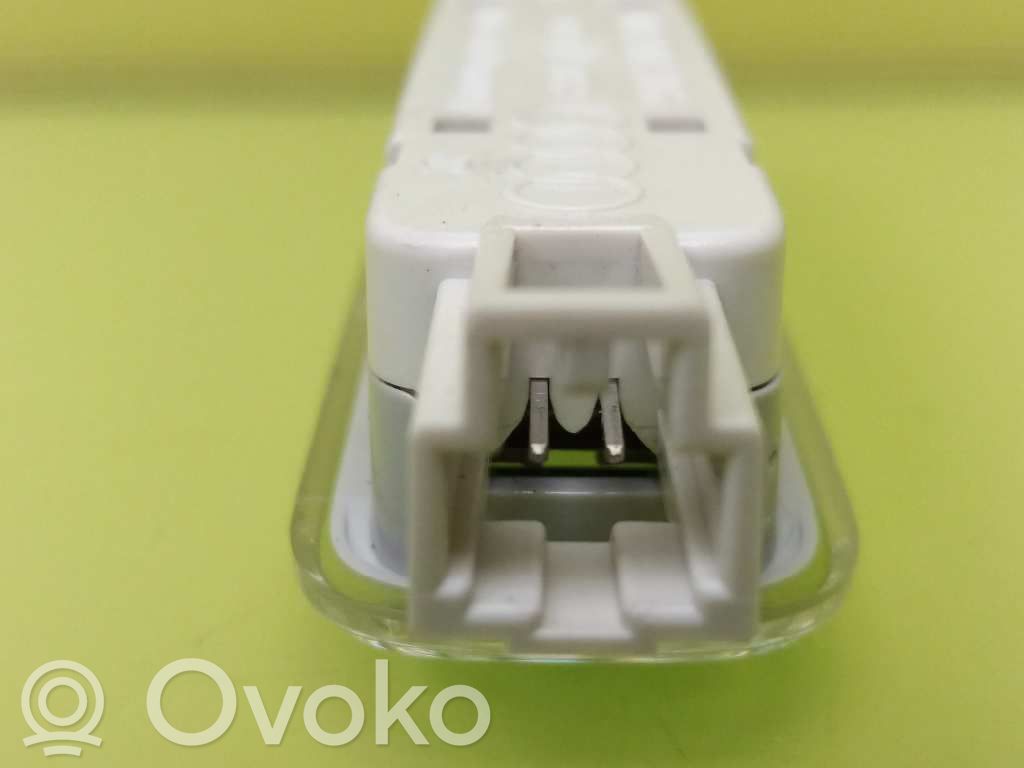 Audi A4 S4 B6 8E 8H Consola de luz del techo 
