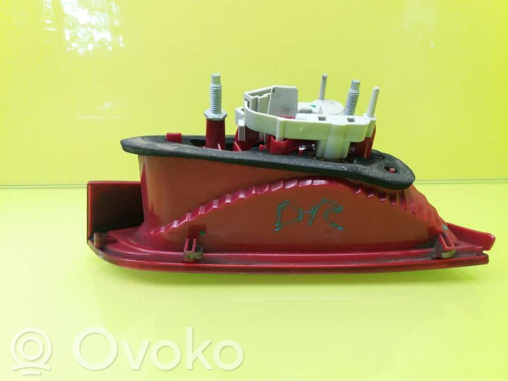 Lemputė   8T0945094