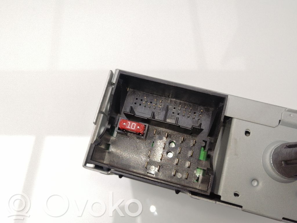 Panel / Radioodtwarzacz CD/DVD/GPS   9801189780
