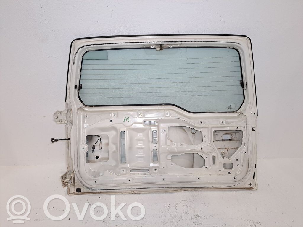 Mitsubishi Montero Puerta del maletero/compartimento de carga 