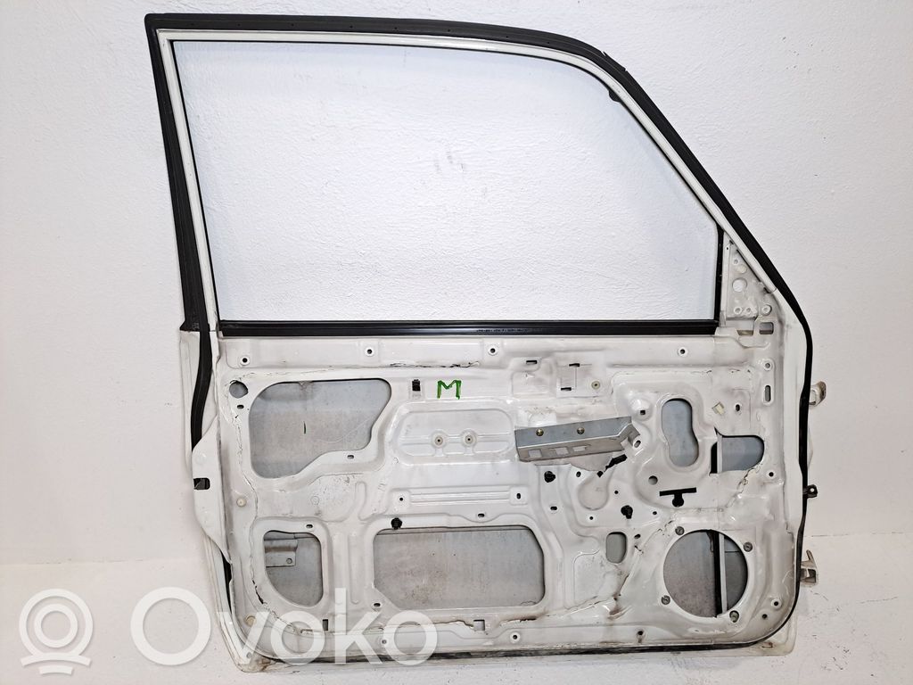 Mitsubishi Montero Puerta delantera 