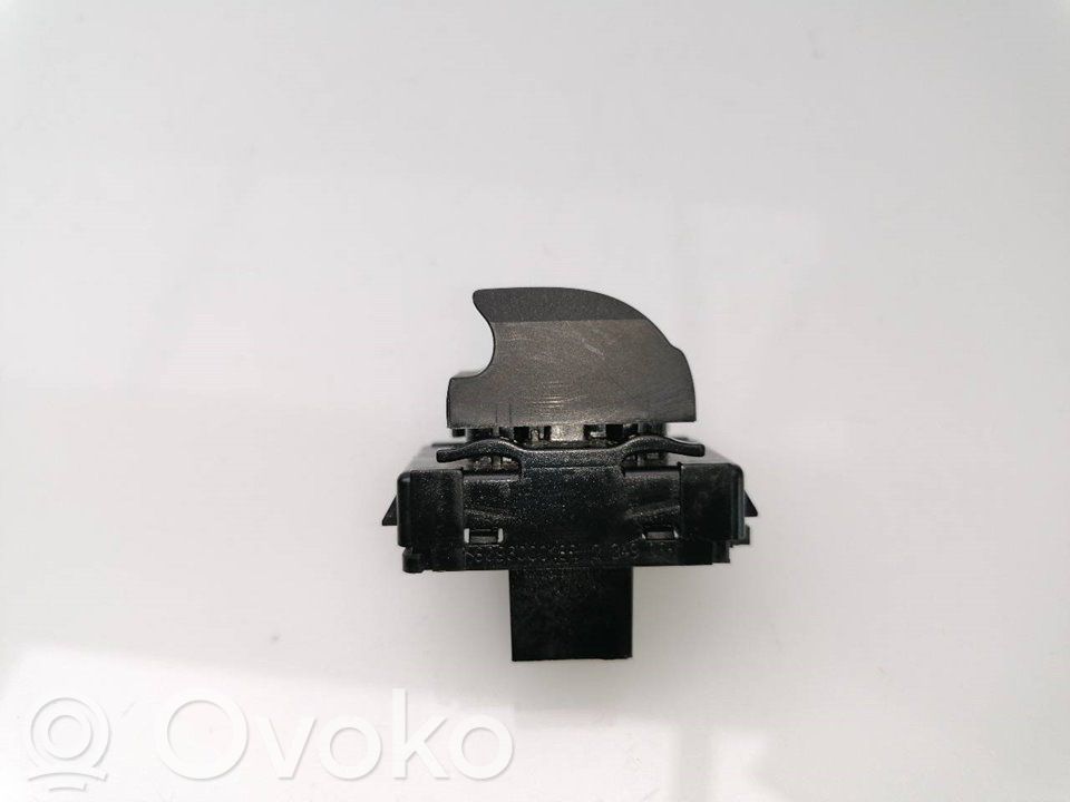 Electric window control switch   809600018R